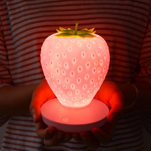 Charger l&#39;image dans la galerie, Strawberry LED Night Light
